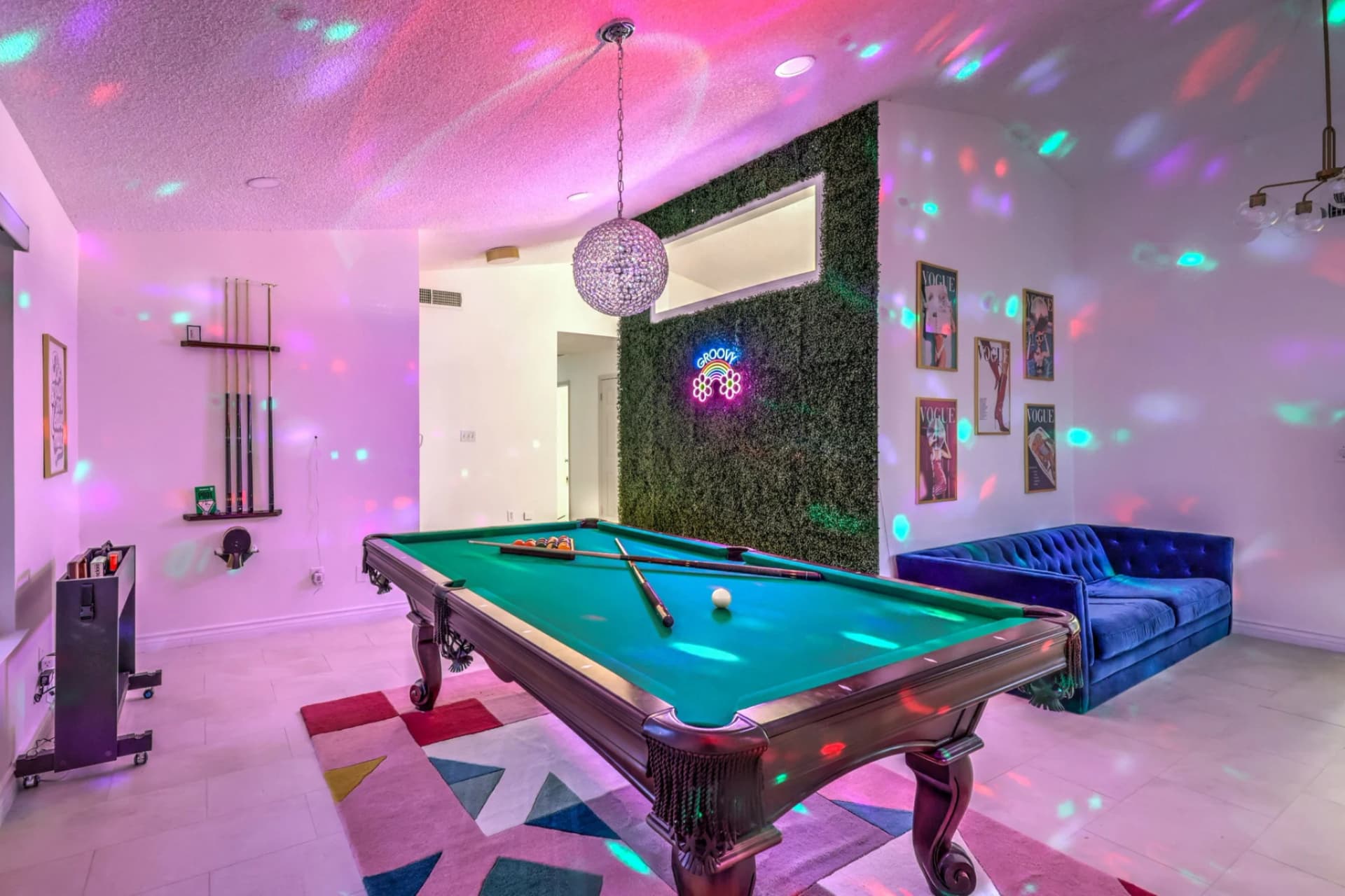 70s Villa! Heated Pool+Spa, Basketball, Pickleball