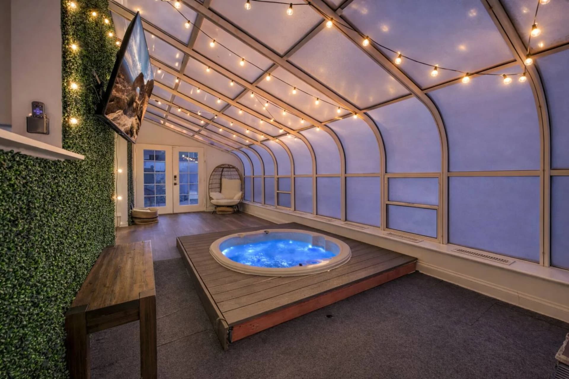 Vegas Villa-Heated Pool, Indoor Jacuzzi, Billiards
