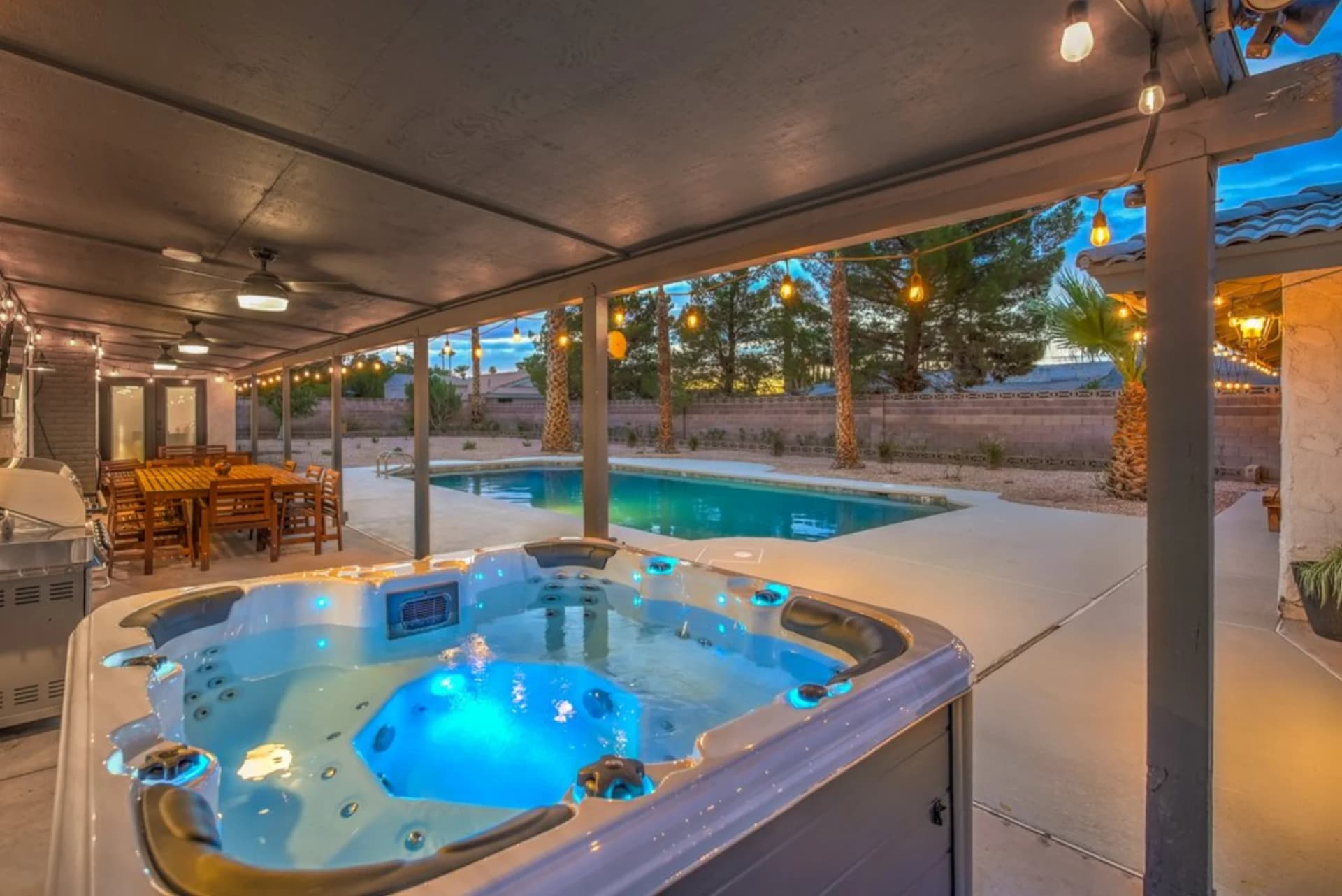 Vegas Strip! Pool, Spa, Sauna, Theater, Billiards